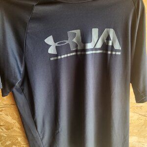 Under armour men's t-shirt (medium, black/grey), great condition! $20